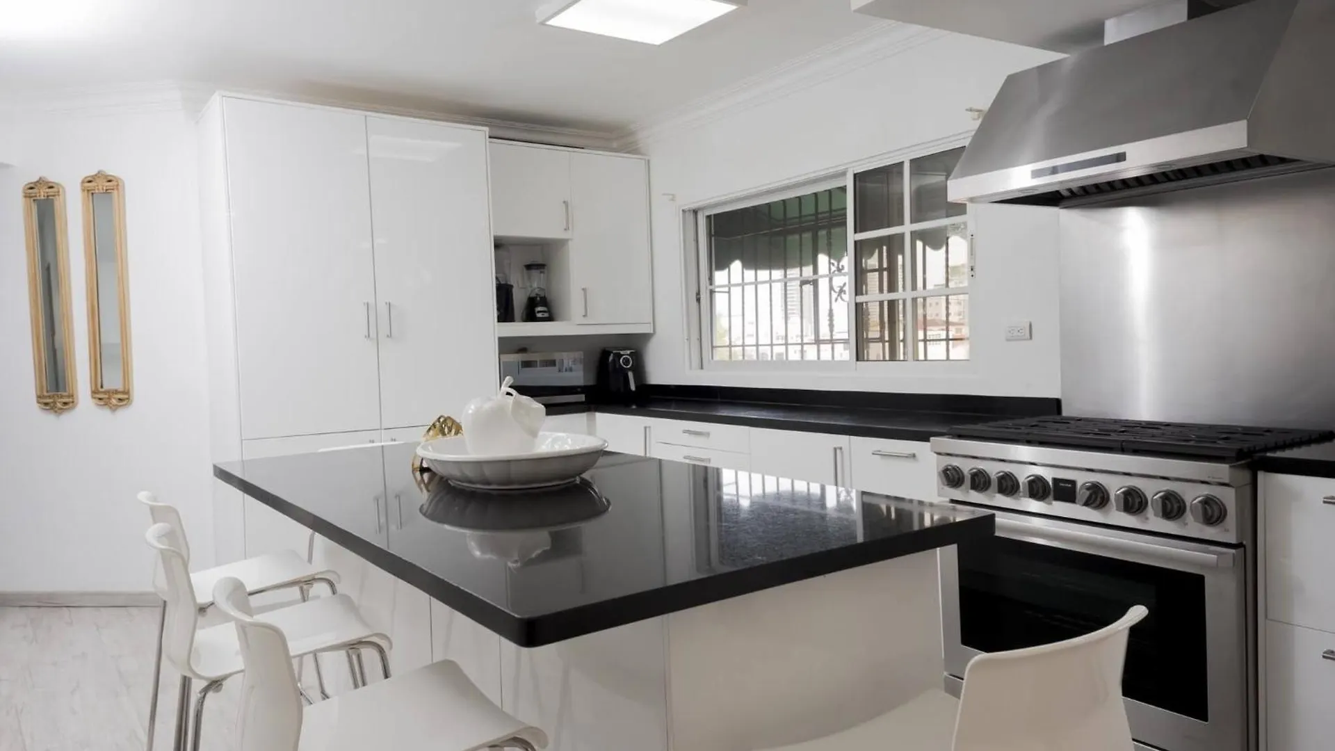 8Bdr Penthouse With Private Rooftop & Jacuzzi Los Prados