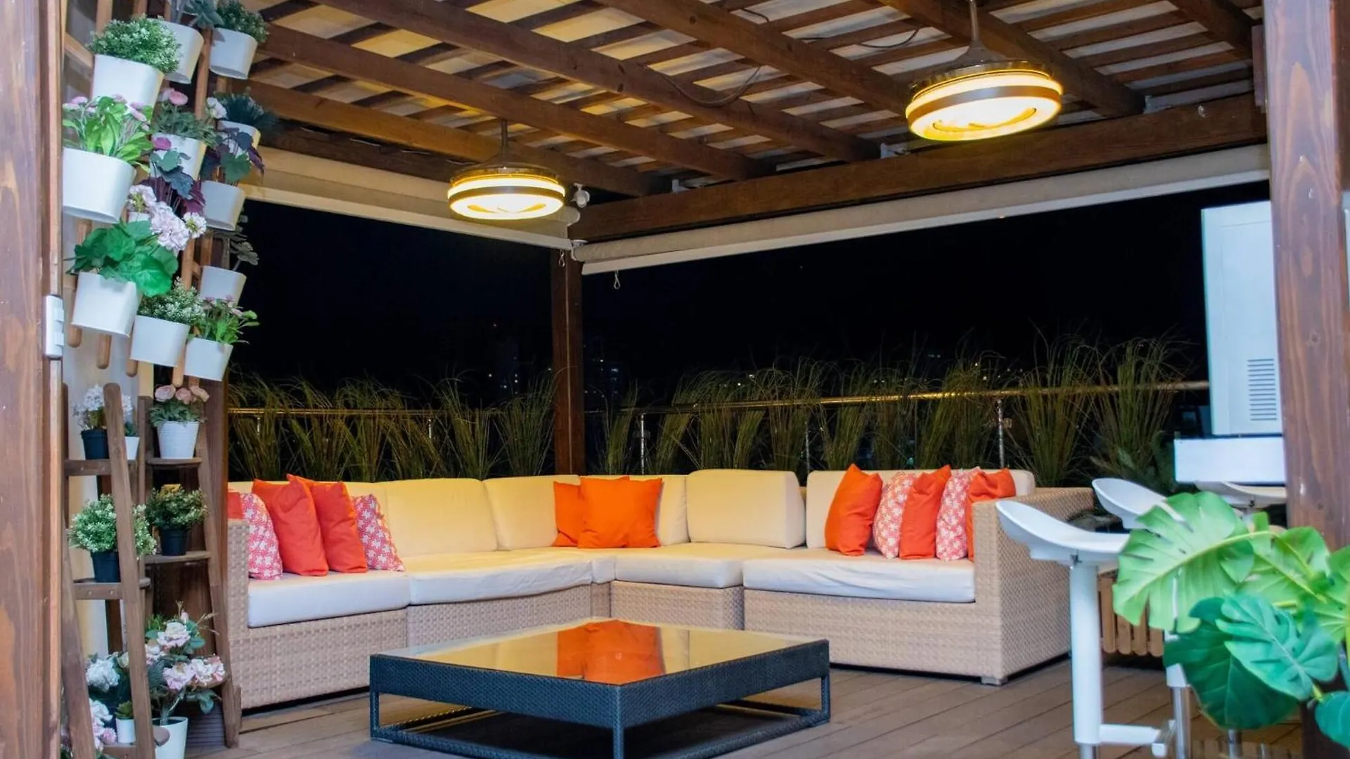 8Bdr Penthouse With Private Rooftop & Jacuzzi Los Prados 0*,  République dominicaine