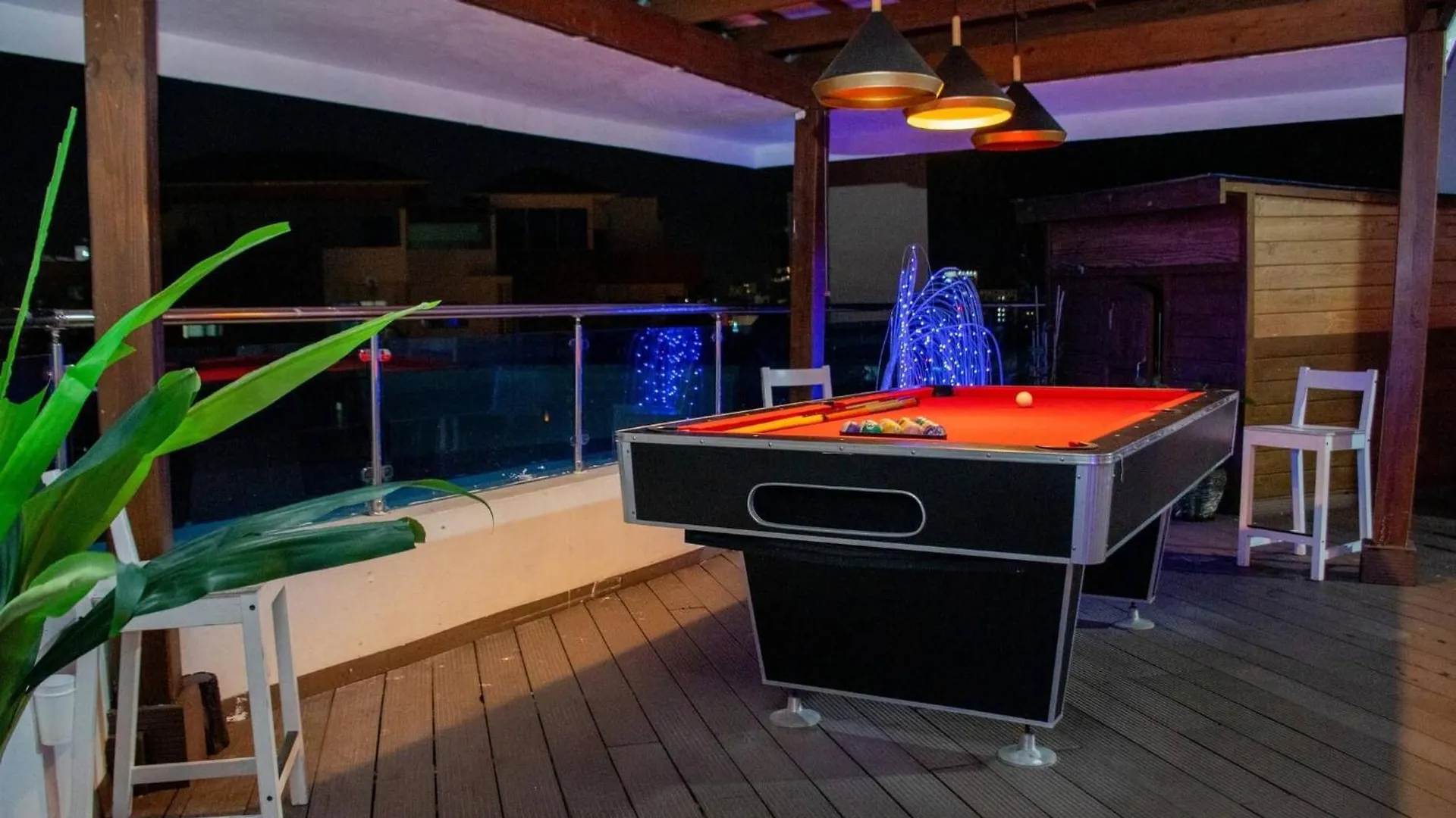 Appartement 8Bdr Penthouse With Private Rooftop & Jacuzzi Los Prados